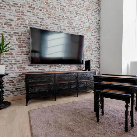 La Elegance - Hyper Centre-wifi-netflix